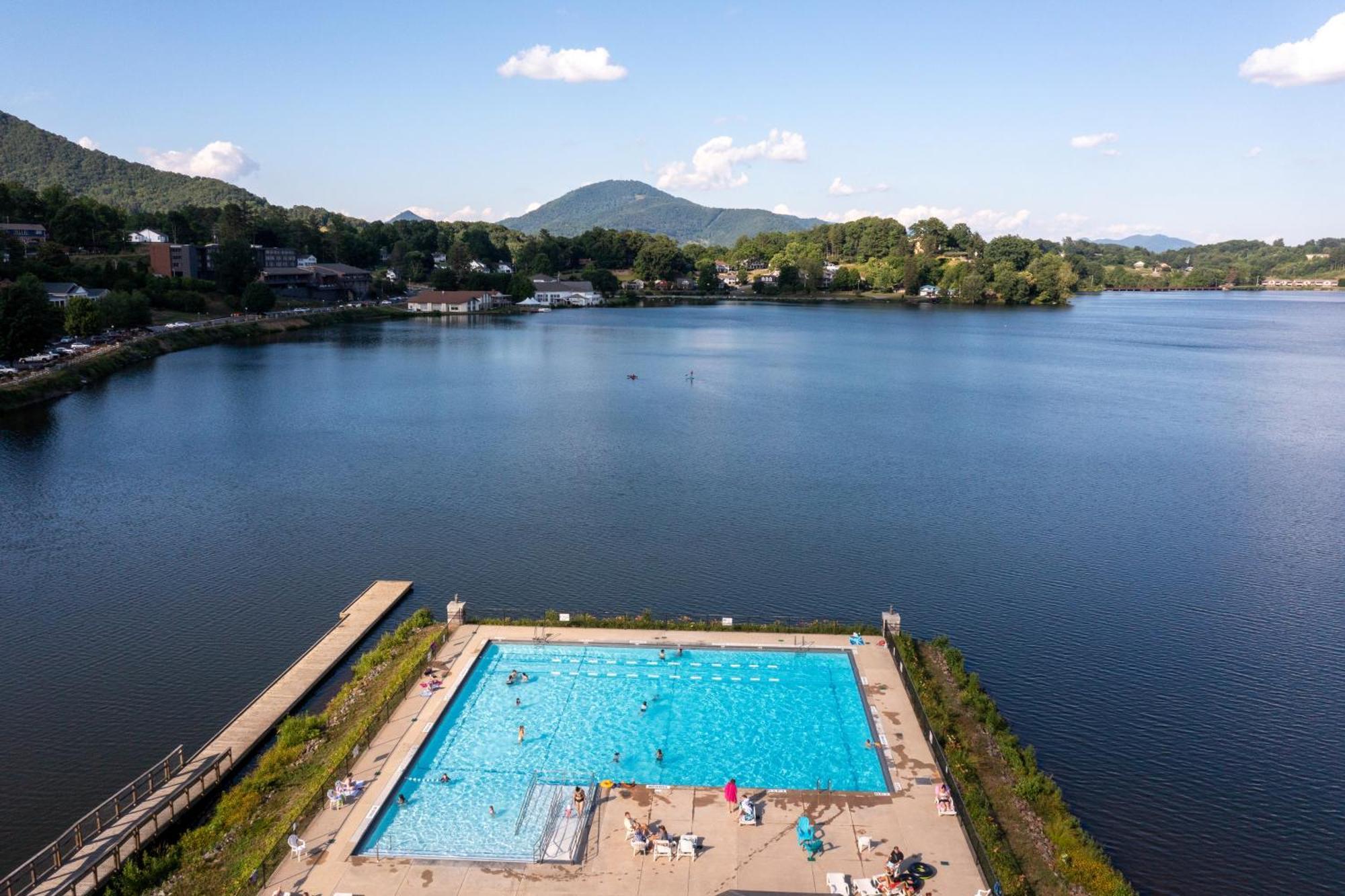 Our Mountain Home Lake Junaluska 외부 사진